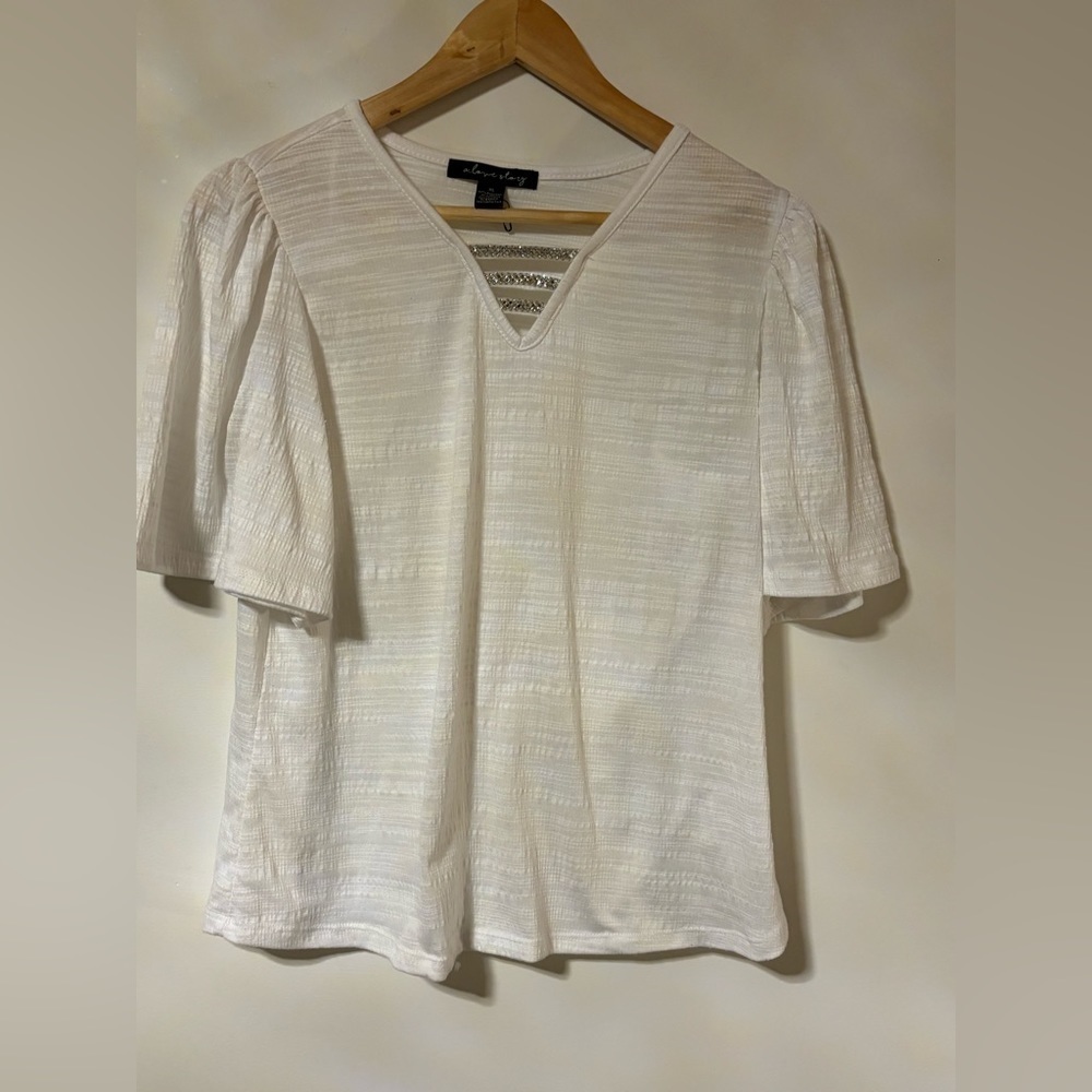 A Love Story NWOT Women's T Shirt With Rhinestone White Crinkle Size XL